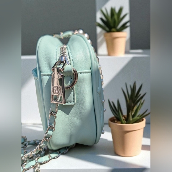 BADGLEY MISCHKA - Quilted Camera Bag - Vegan Leather  Green (New) - Picture 5 of 12